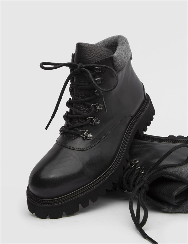 Galium Antique Black Leather Men's Boot with Felt