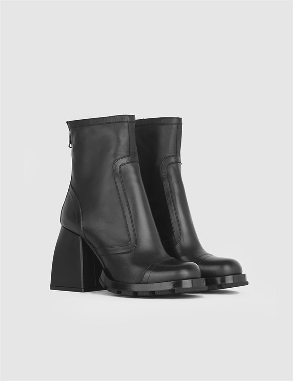 Yurko Black Leather Women's Heeled Boot